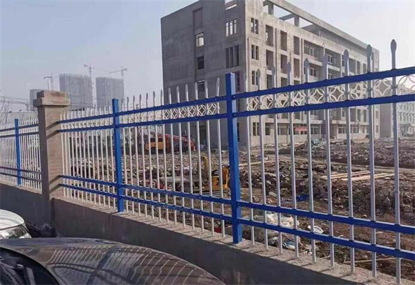 呼和浩特锌钢护栏厂家直营-定做批发围墙护栏_隔离护栏